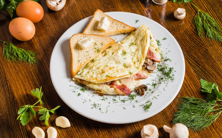 omelette plate with a table decoration
